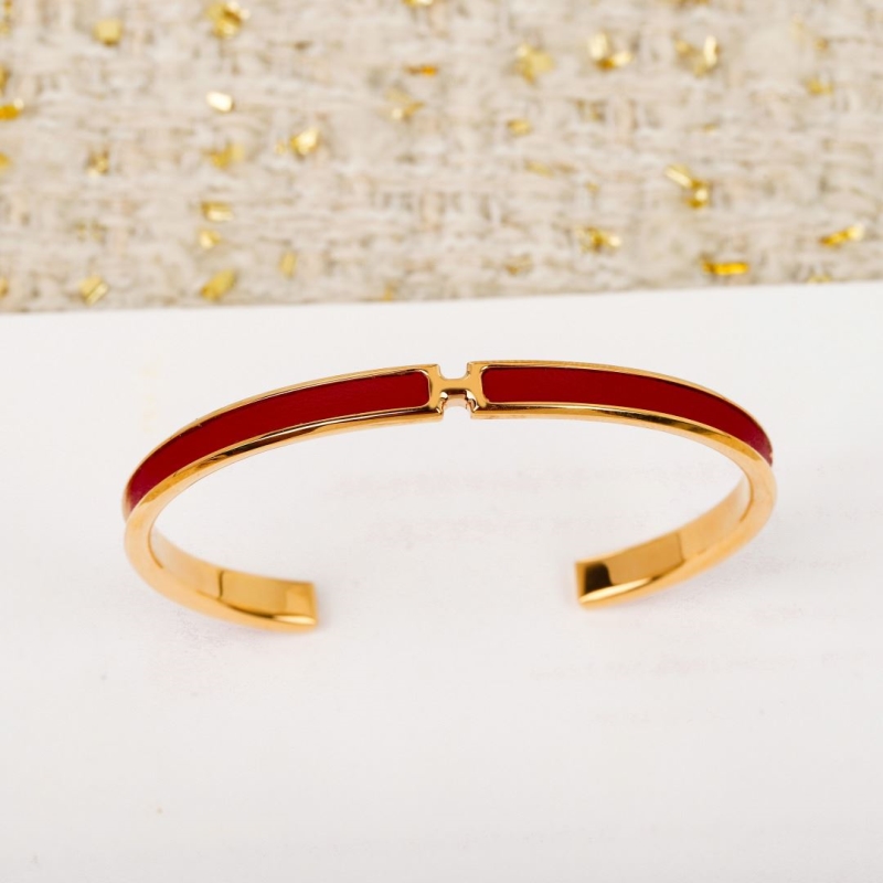 H**me5 bracelets